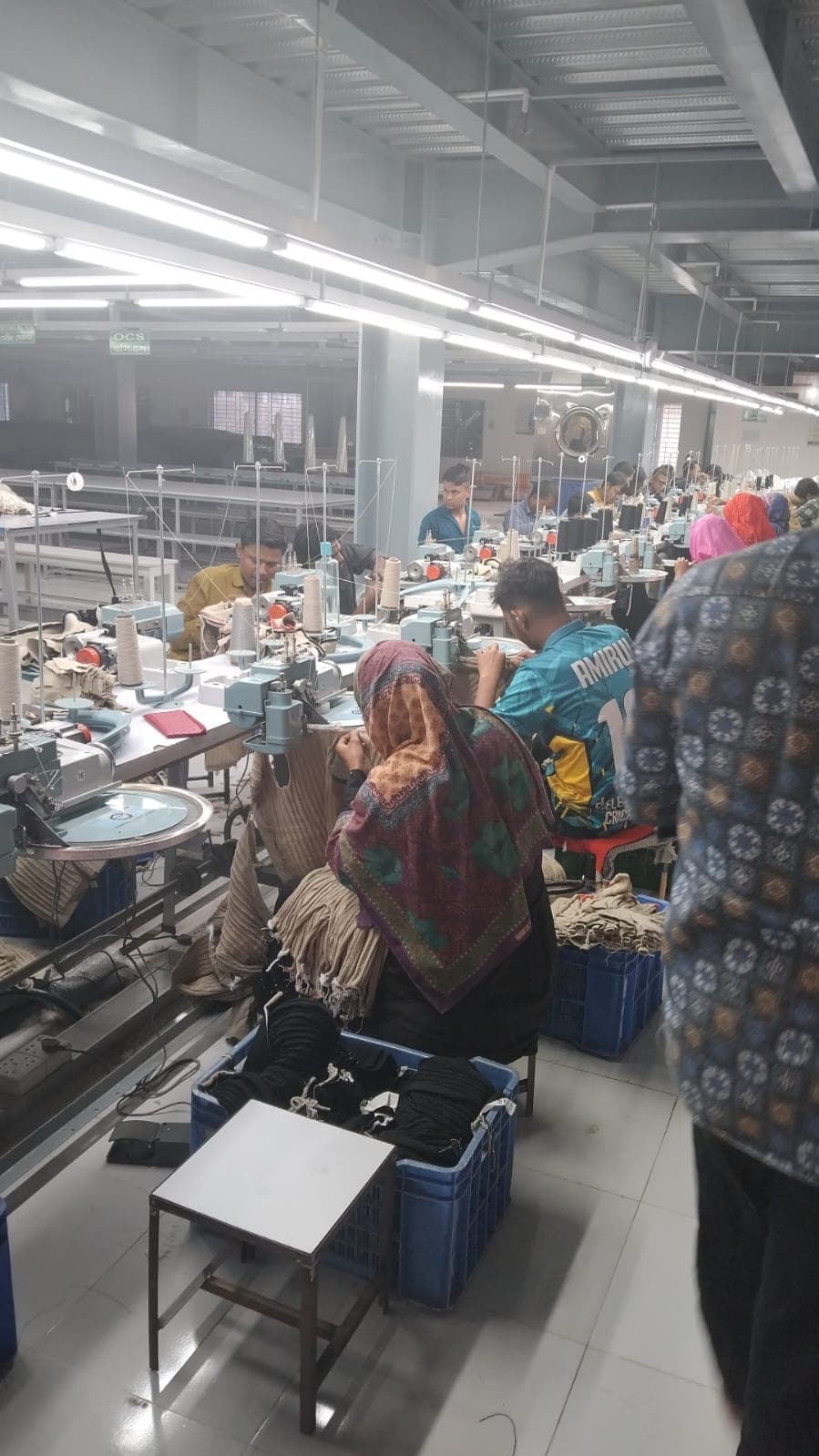 Linking operators working on knitted panels